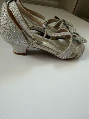 Sparkling Silver Rhinestone Low Heel Sandals for Women